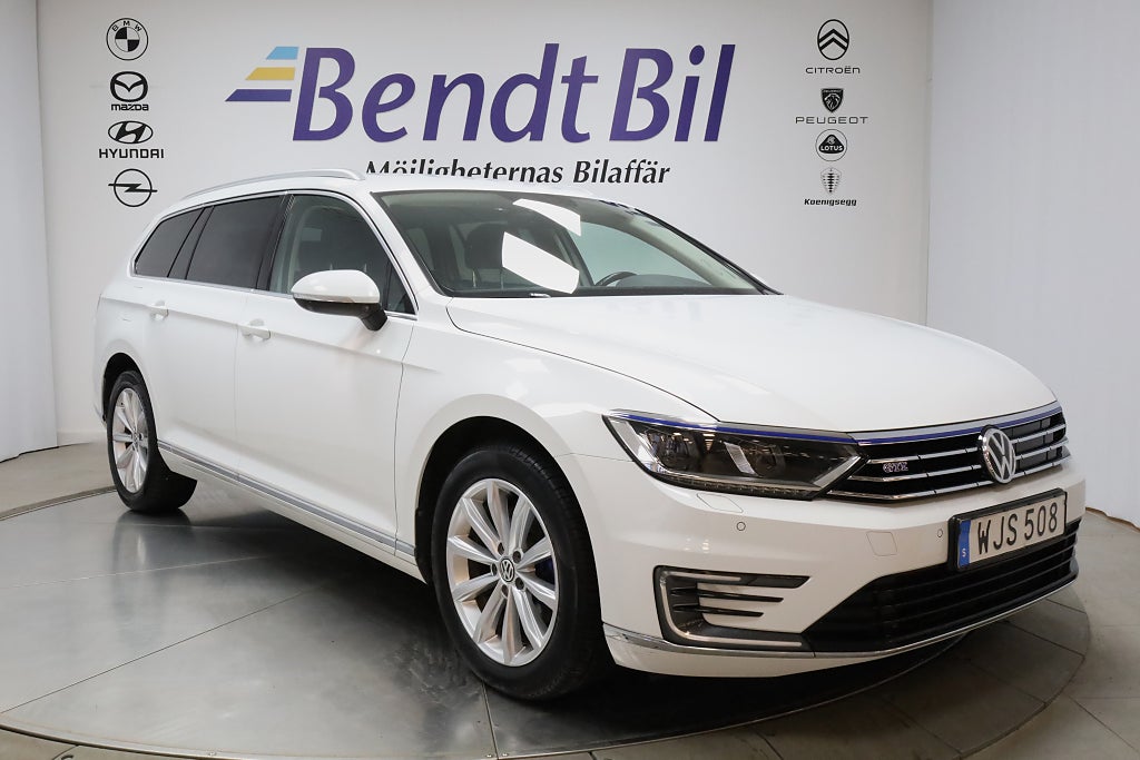 Volkswagen Passat Variant GTE 1.4 / Drag/Värmare/Adap farth/ 2.99% Ränta