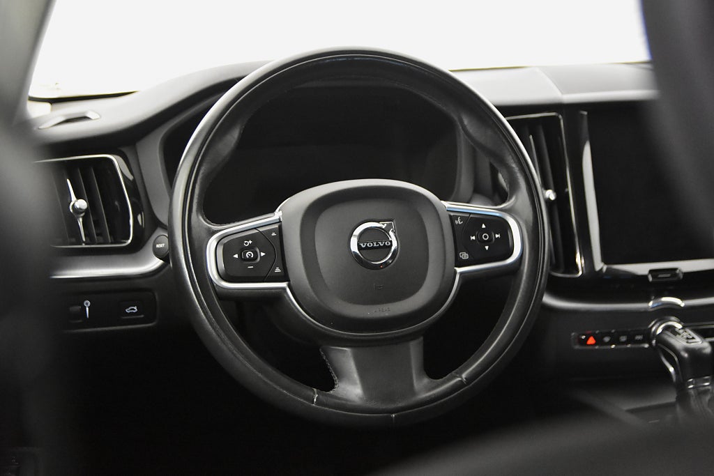 Volvo XC60 2020 - miniatyr 10