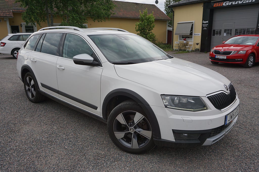 Skoda Octavia Scout 2.0 TDI 4x4 AUT/Drag/Värmare