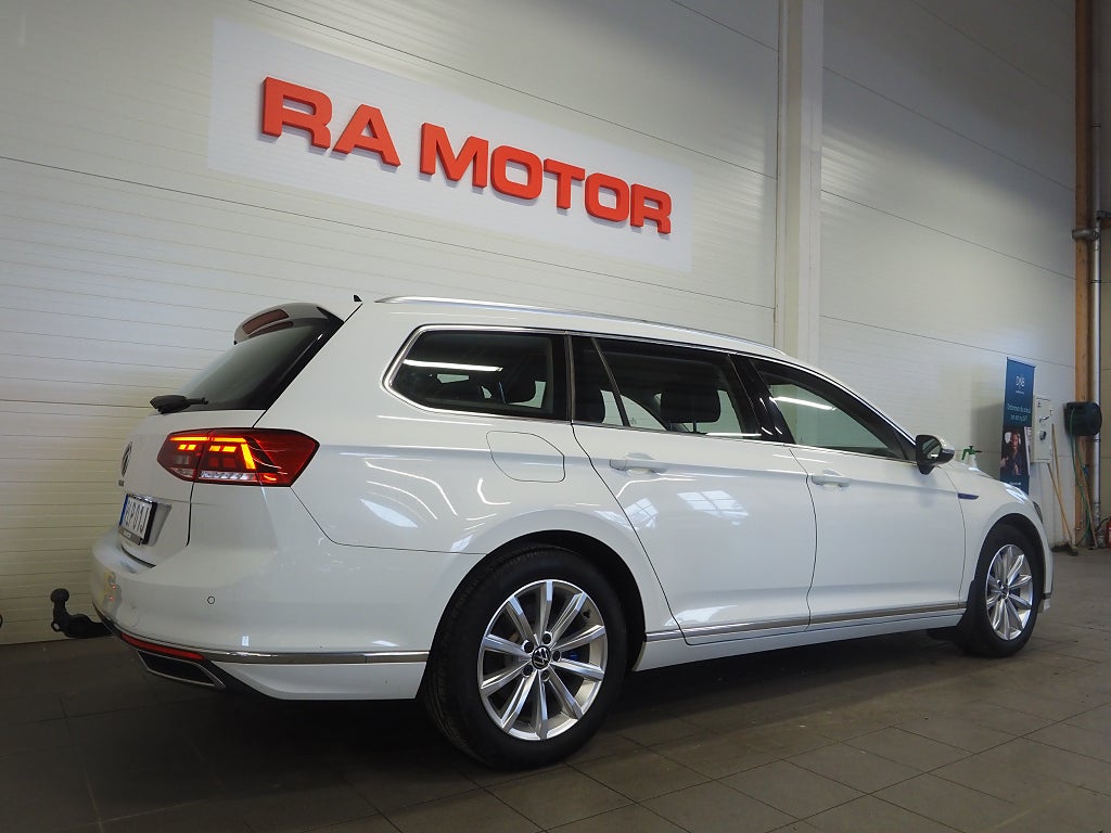 Volkswagen Passat SC GTE 1.4 TSI Plug-in Drag Cockpit Värmare Keyless GPS