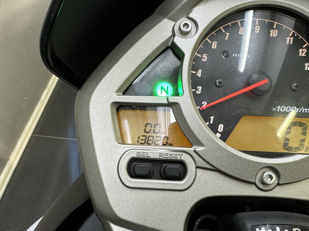 Honda Powersports CB600F Hornet | 2 Brukare | Växelvisare | Kraschpuckar |
