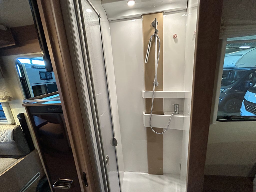 Bürstner Lyseo T 736 / Taksäng / Elpatron / Duo-control - Bürstner