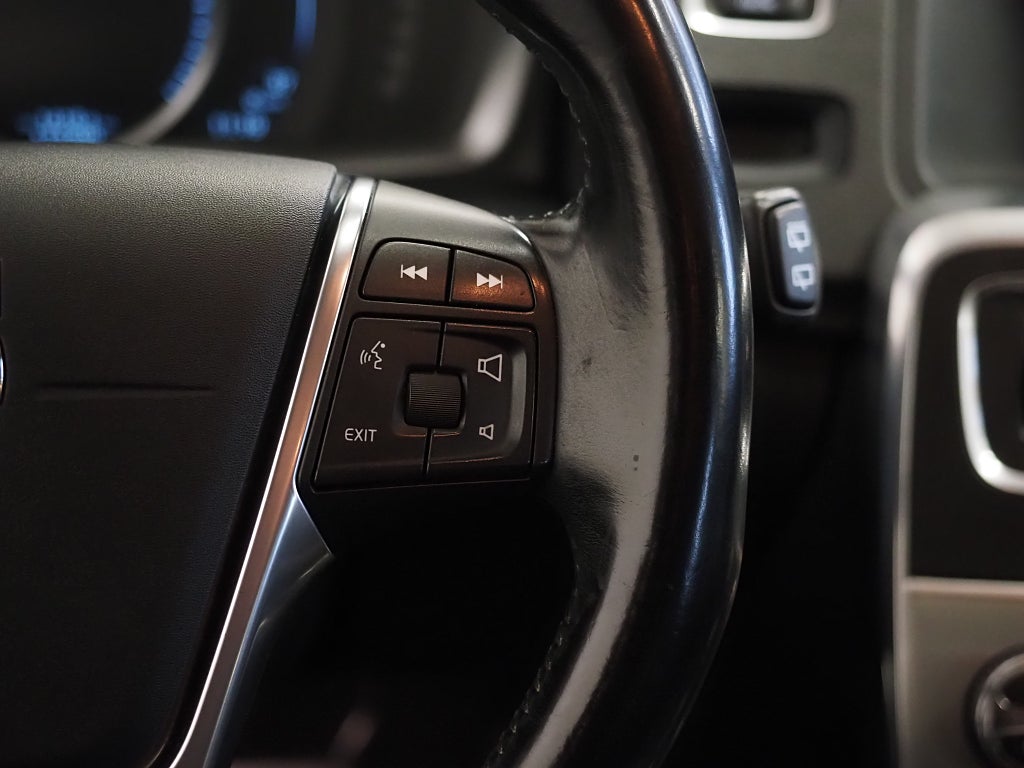 Volvo V60 Cross Country D4 AWD 190hk Momentum | D-värm | Kamrem bytt | 2016