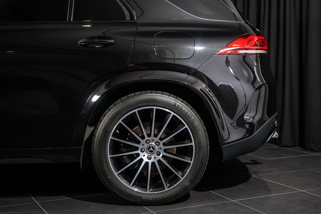 Gallery image 15 of 16