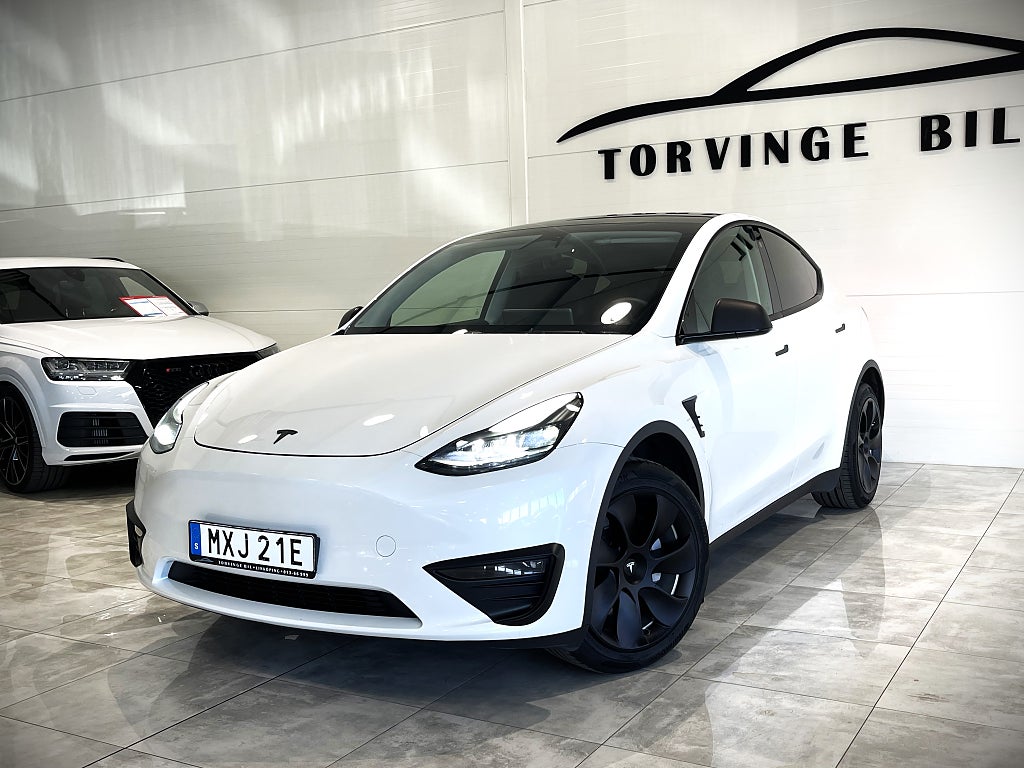 Tesla Model Y Long Range AWD Pano Navi Drag Momsbil