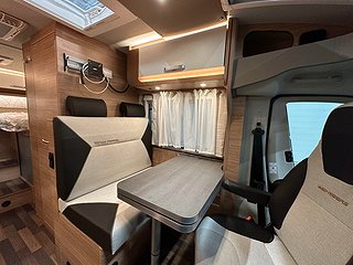 Husbil-halvintegrerad Weinsberg 160HK Aut CaraComp 600 MEG Pepper 6 av 14