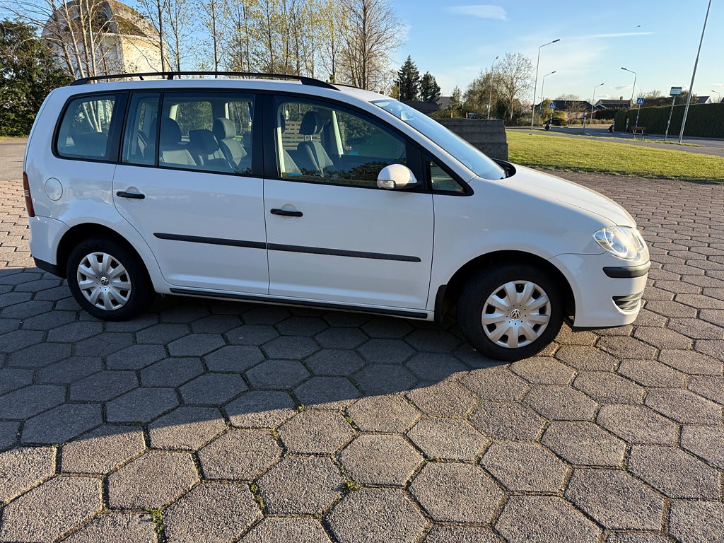 Volkswagen Touran 7 Sits 2.0 EcoFuel Conceptline,Nybesiktigad Låga Mil