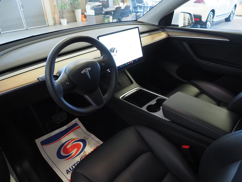 Tesla Model Y Long Range AWD 514hk Moms 20" Induction Pano 2021