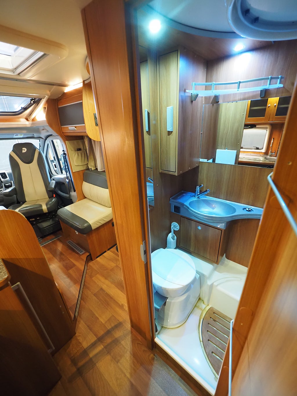 Dethleffs Black Magic Edition Låga Långbäddar I ALDE I Solcell I BM T 001