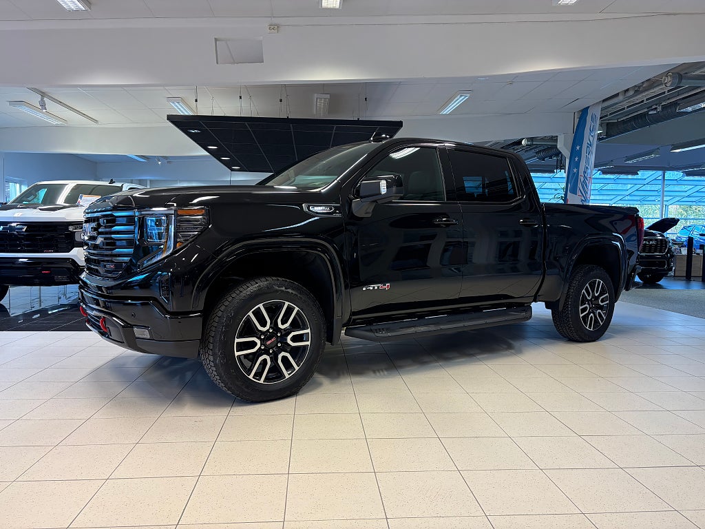GMC Sierra 1500 AT4 Dubbelhytt 3.0L Duramax *2,95% RÄNTA*