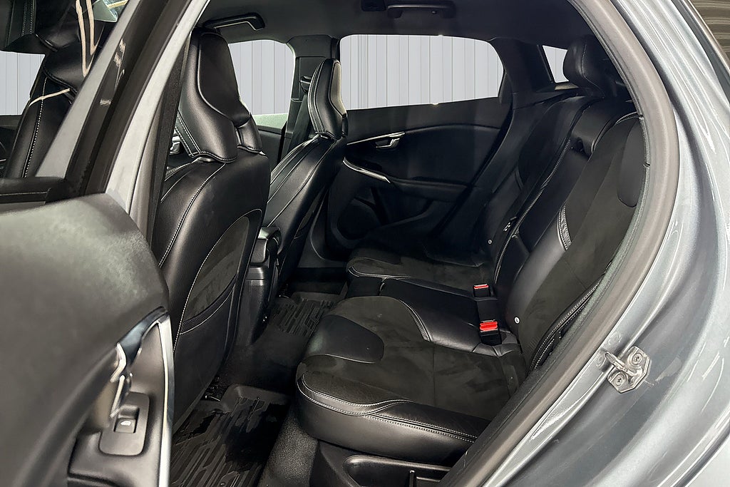 Volvo V40 2018