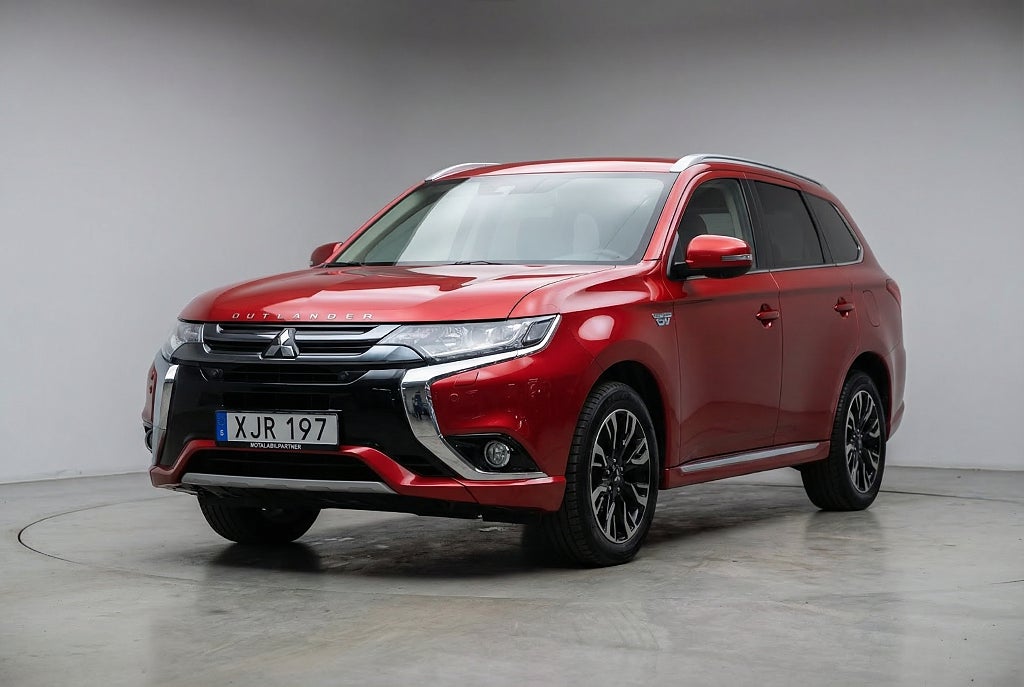 Mitsubishi Outlander PHEV CVT |  Business |  Drag  |  Läder  | 360° 