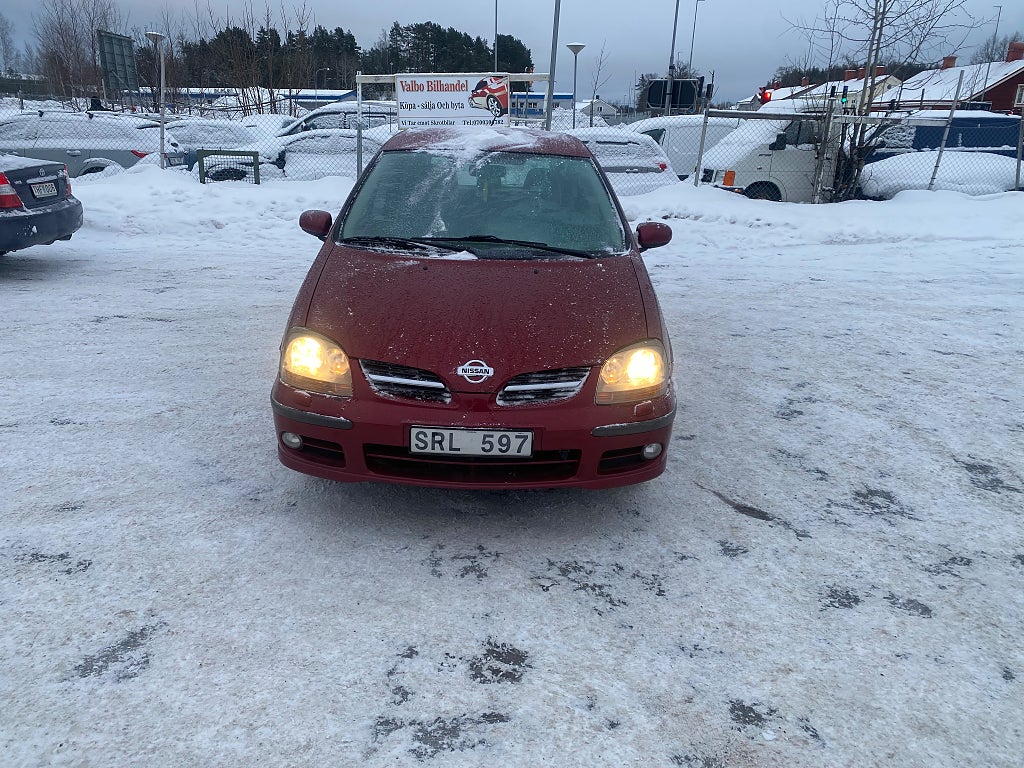 Nissan Almera Tino 1.8