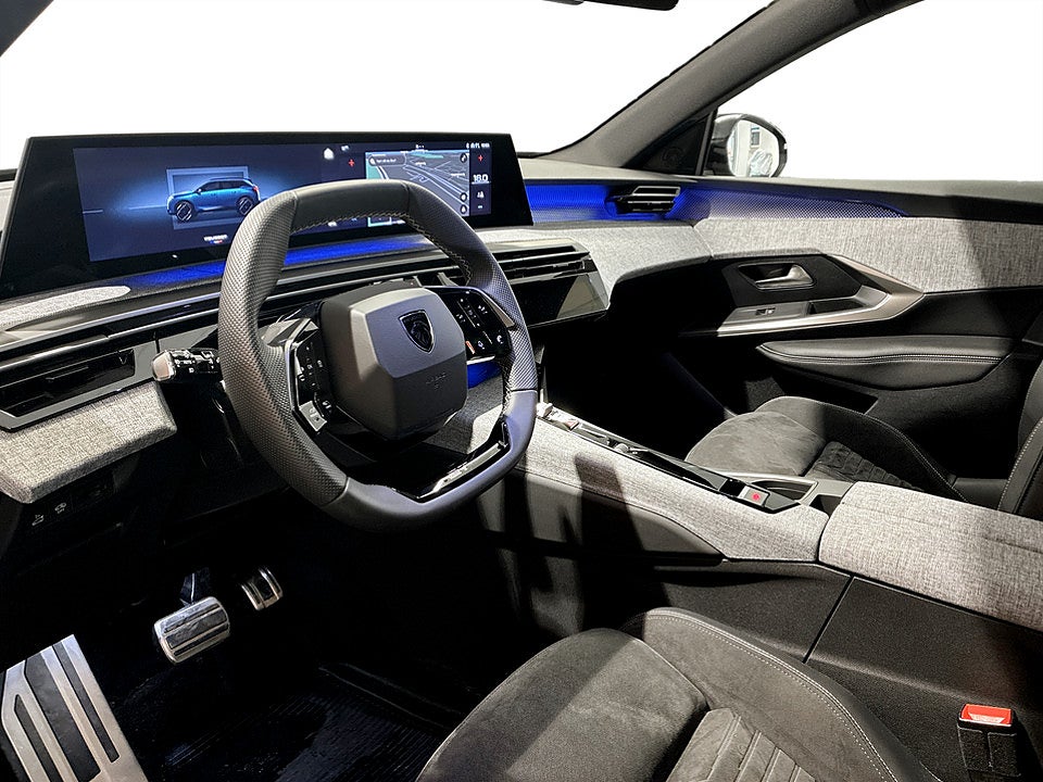 Bild på Peugeot 5008 GT Hybrid 145hk Aut B-KAMERA CARPLAY 7-SITS
