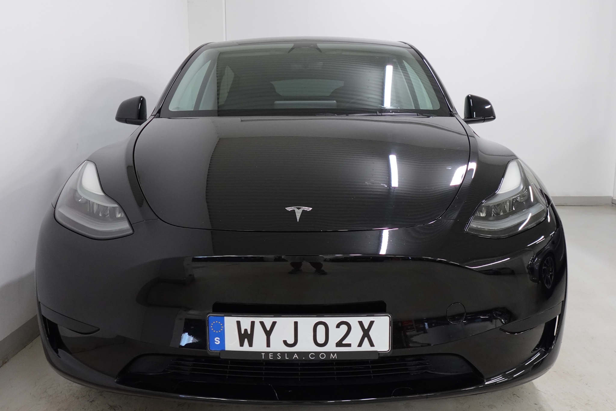 Tesla Model Y Standard Range RWD 2024, bild 2/52