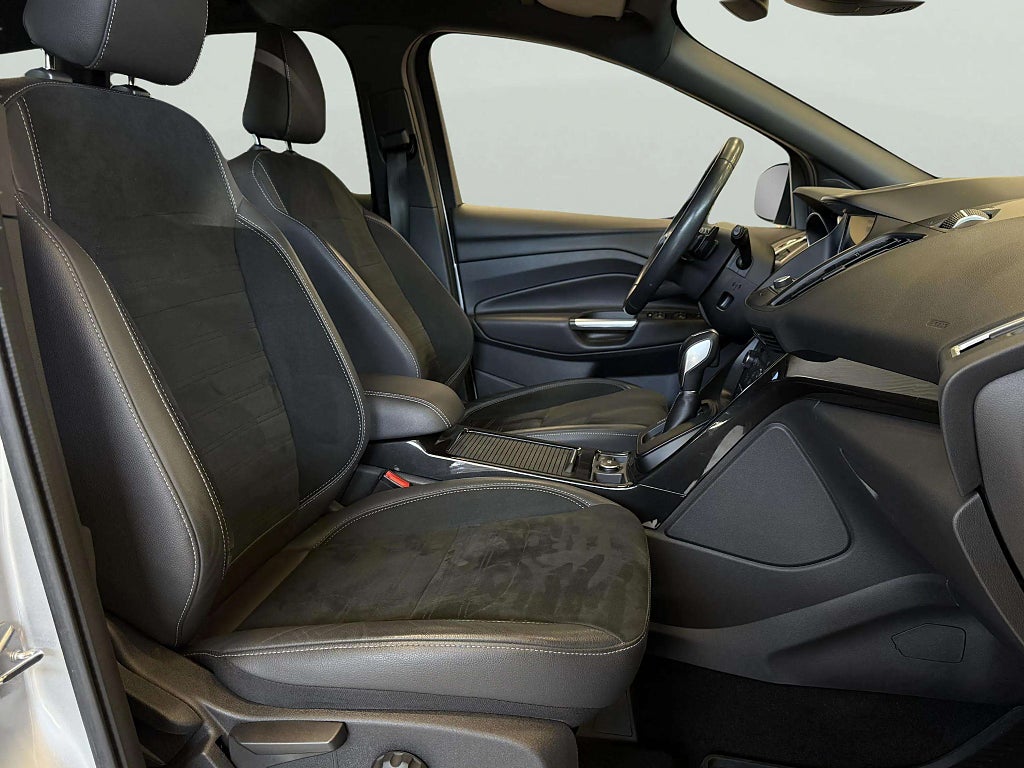 Ford Kuga 1.5 EcoBoost AWD SelectShift ST-Line 6190 mil 1 Ägare - miniatyr 13