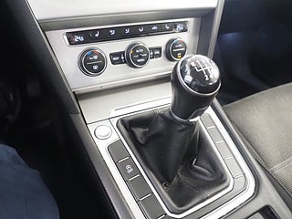 Kombi Volkswagen Passat 19 av 23