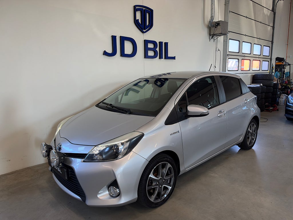 Toyota Yaris Hybrid e-CVT Edition 50 Bkamera Nyservad 101hk
