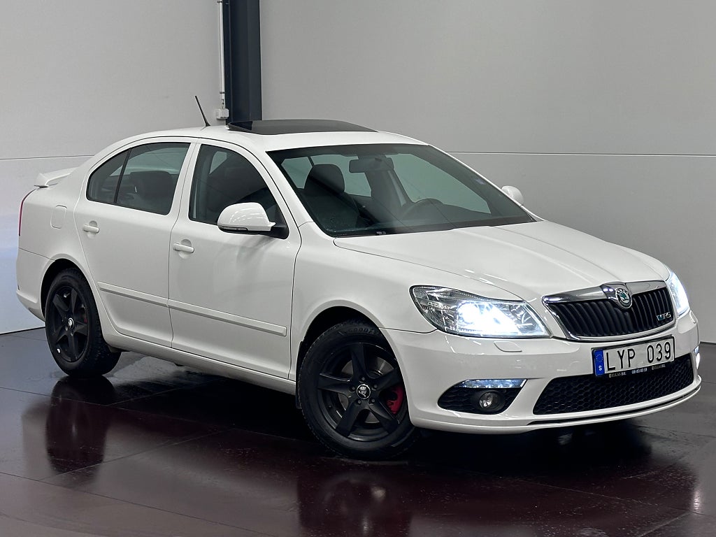 Skoda Octavia RS 2.0 TSI 200HK TAKLUCKA DEFA-VÄRMARE BOLERO TOPPSKICK