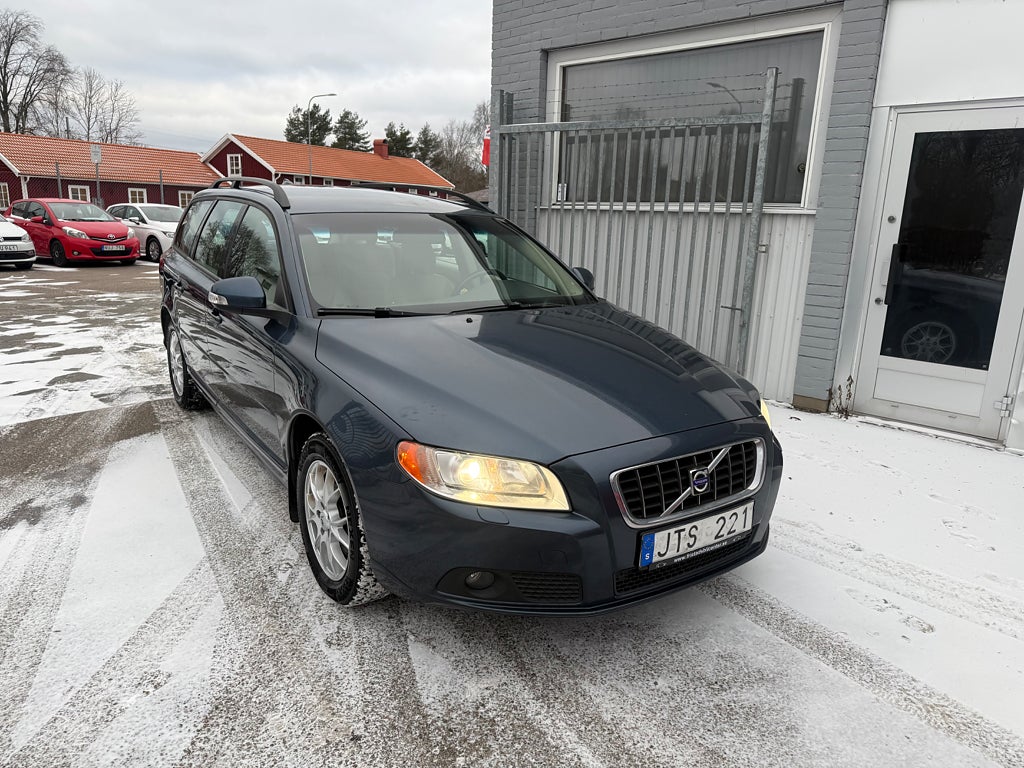 Volvo V70 2.0 145HK MOMENTUM / VÄRMARE