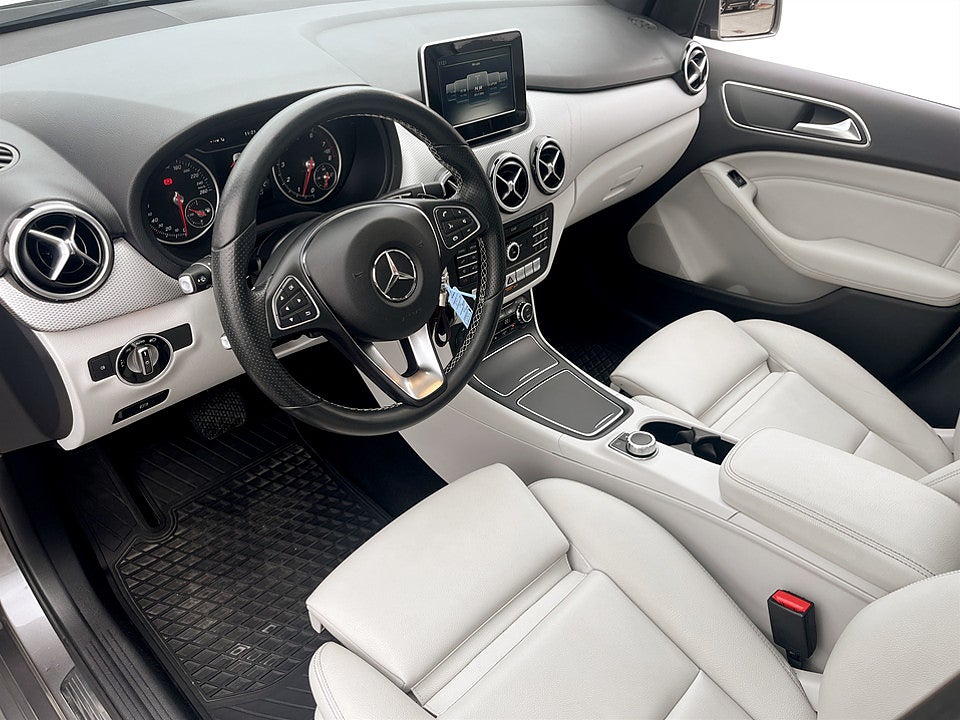 Bild på Mercedes-Benz B Urban 7G-DCT 122hk Aut B-KAMERA PANO