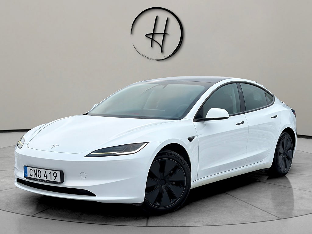 Tesla Model 3 Highland Facelift Värmepump Auto Pilot Panorama SE-UTR