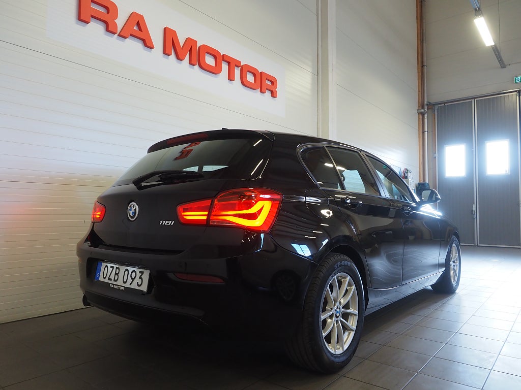 BMW 118I Steptronic 136hk Automat Advantage P-Sensorer 2016