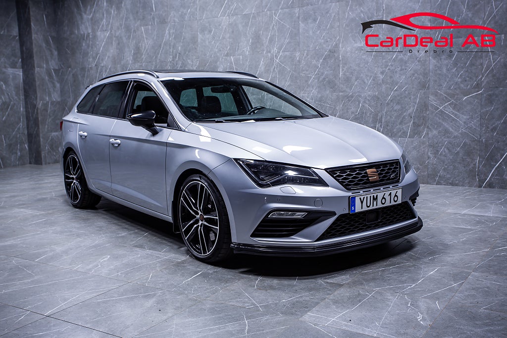Seat Leon ST Cupra 2.0 TSI 4Drive PÅSKÖPPET Pano BEATS CarPlay 