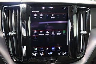 SUV Volvo XC60 24 av 28