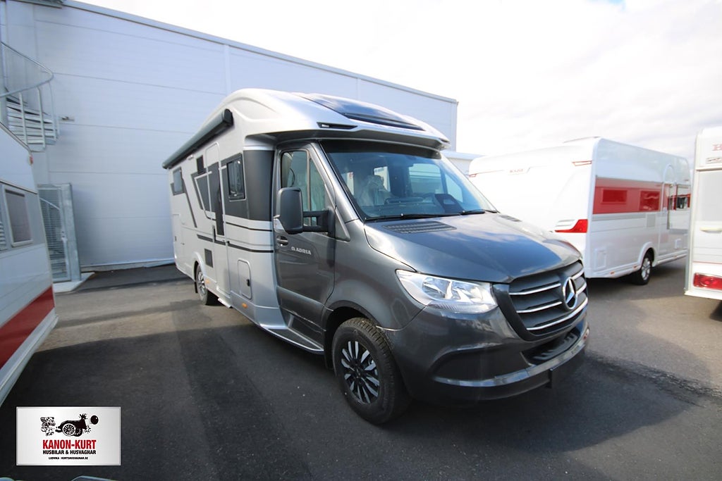 Adria Matrix Supreme Mercedes 670 DC
