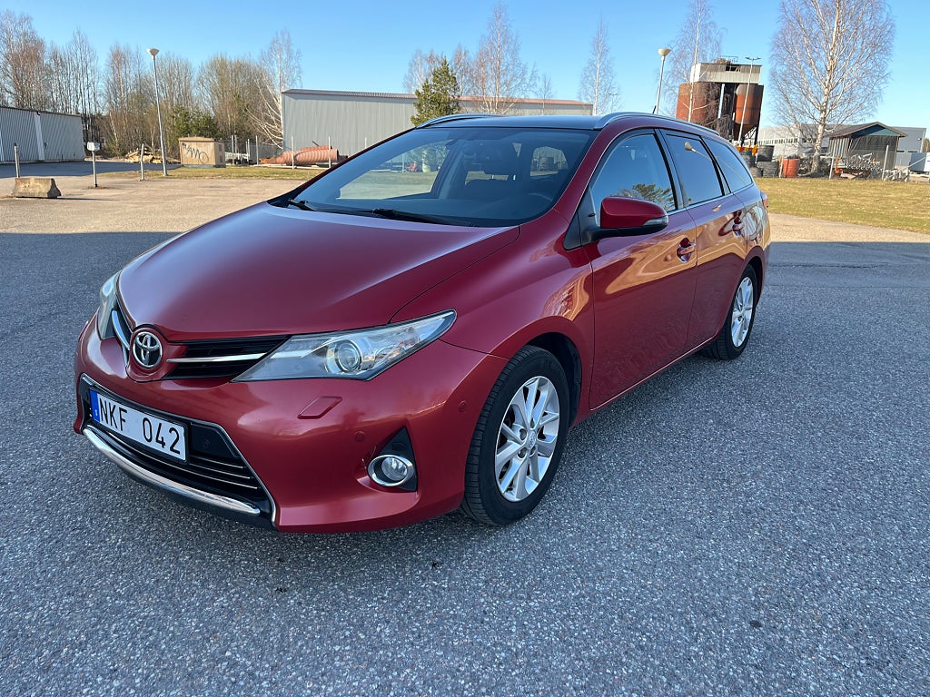 Toyota Auris Touring Sports 1.6 Valvematic Executive, Panorama, GPS