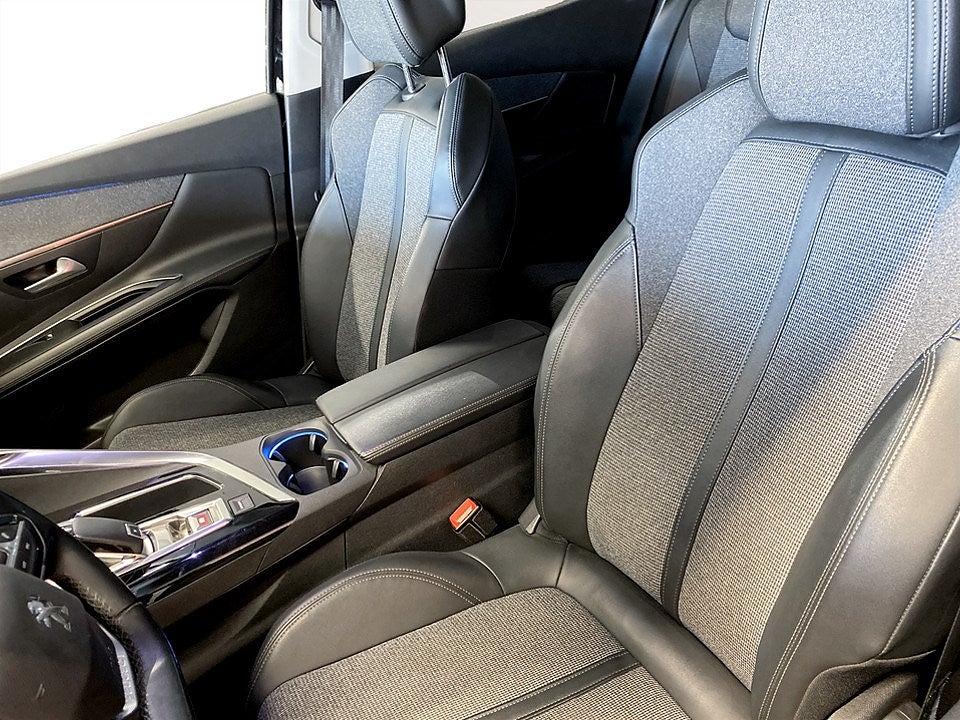 Bild på Peugeot 3008 Allure 1.5 BHDi 130hk Aut - CARPLAY, P-SENSORER