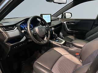 Toyota RAV4 Hybrid AWD-i E-CVT Drag Mvärm Psens Kamera Elstol SoV – bild 7