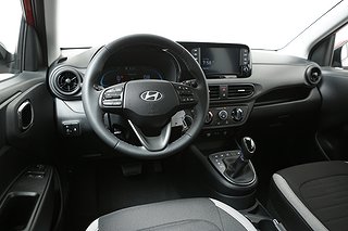 Halvkombi Hyundai i10 10 av 22