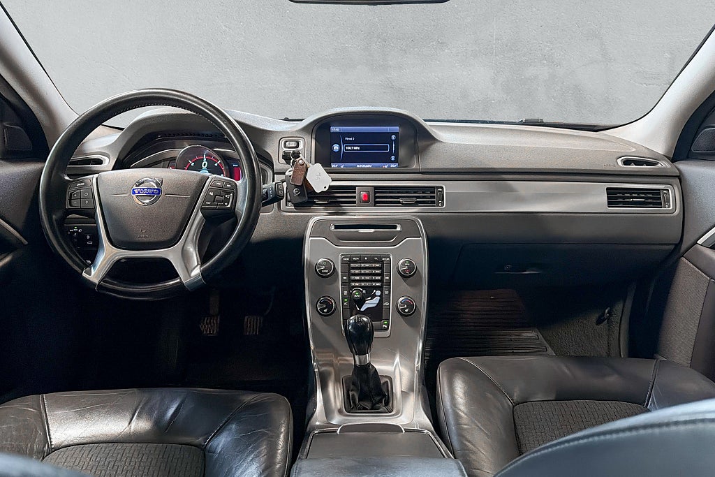 Volvo V70 D3 Momentum 2-Ägare Dragkrok Kamrembytt Välservad