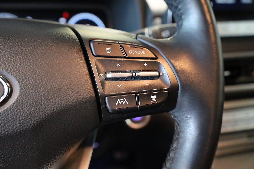 Hyundai Kona 64 kWh Essential Navi Kamera Krell CarPlay Leasbar 2022