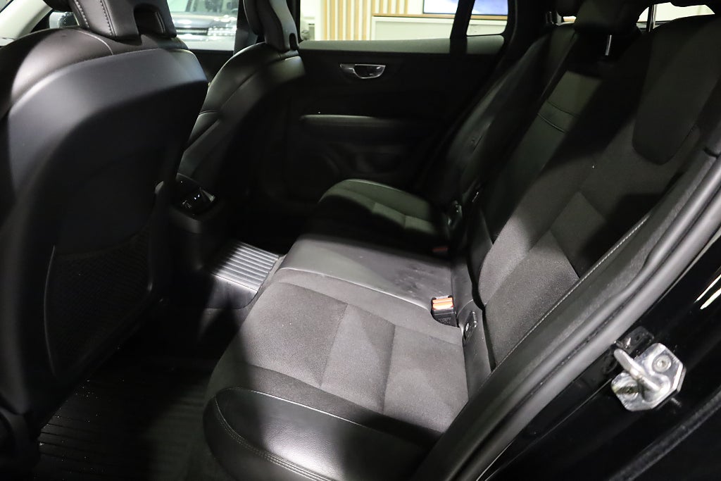 Volvo V60 Recharge T6 AWD Momentum Advanced Aut Pilot assist 2020