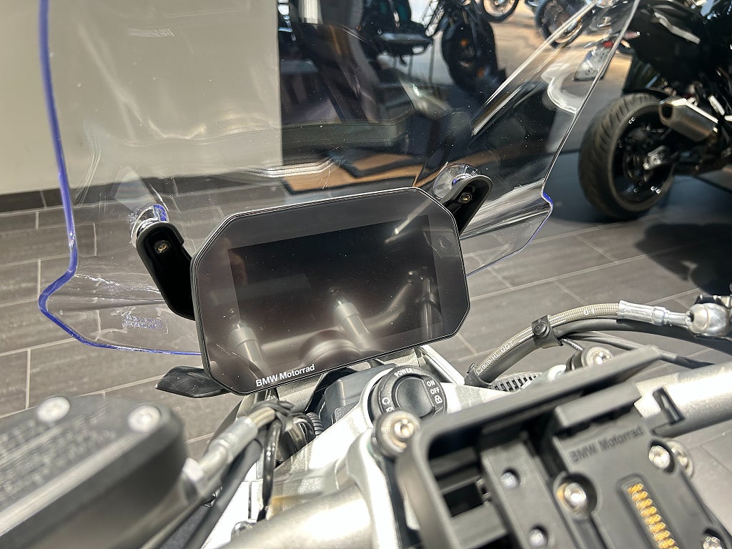 BMW R1250R Opt719/Akra/Kolfiber/Väskor/Hugger