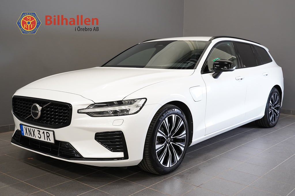 Volvo V60 Recharge T6 AWD Plus Dark H/K Kamera Svart Tak Orrefors
