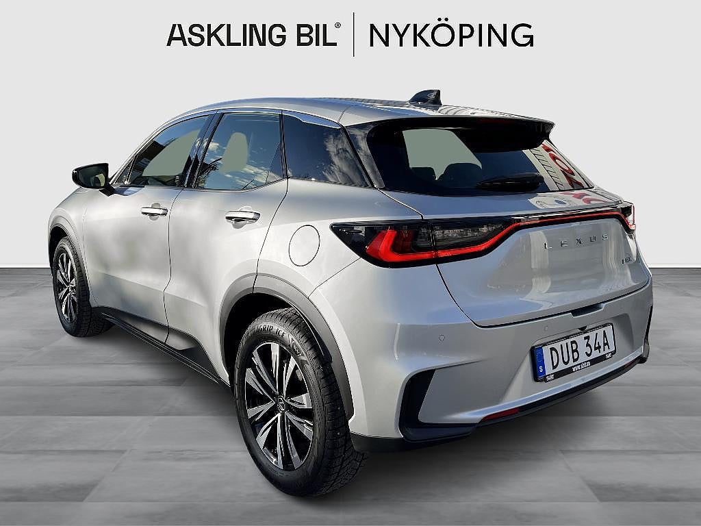 Lexus LBX 2025 - miniatyr 2