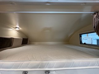 Husbil-alkov Elnagh Baron 22 150HK 14 av 25