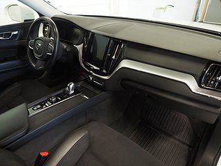 SUV Volvo XC60 7 av 24