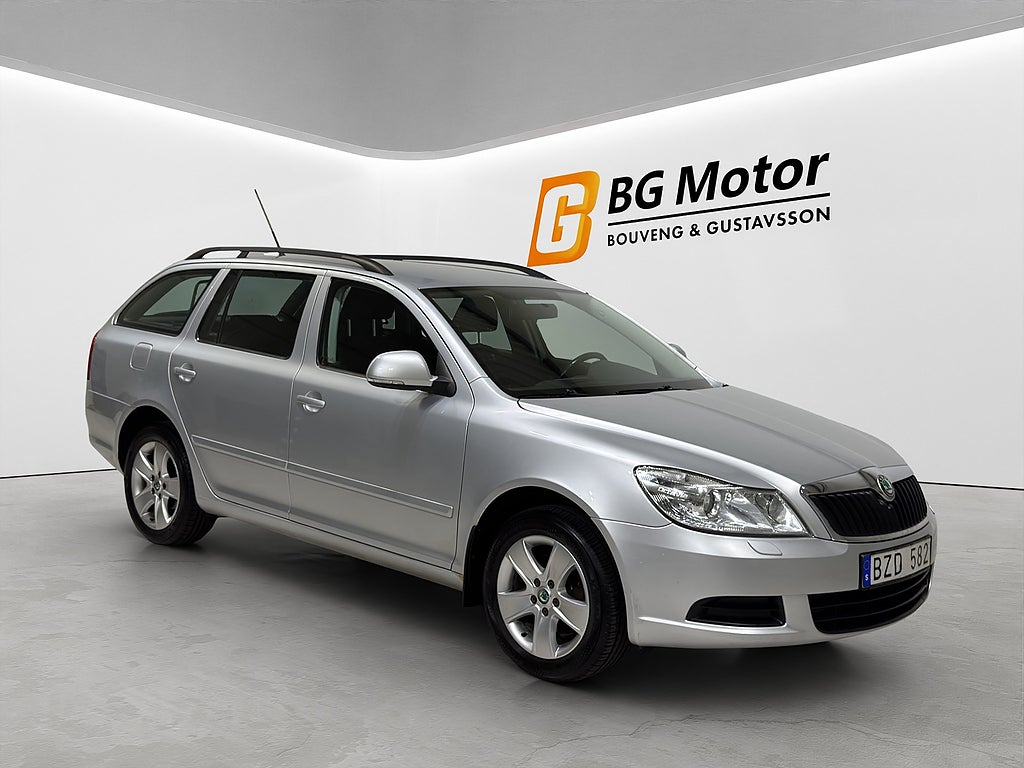 Skoda Octavia 1.6 MPI Multifuel 102HK Ambiente Drag/M-värmare/AUX/PDC