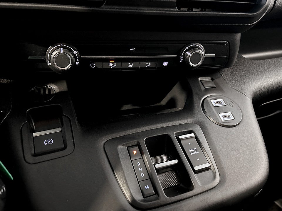 Bild på Opel Combo 1.5 BHDi 130hk Aut L2 B-KAMERA DRAG WEBASTO