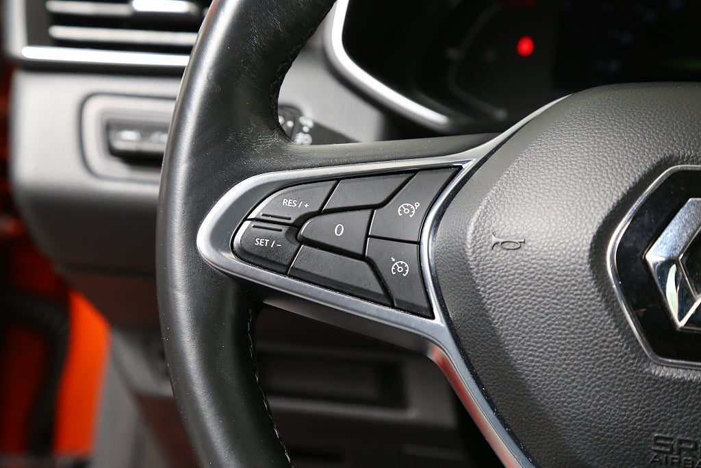 Renault Clio 1,0 TCe 100hk Intens 5D Navi Dragkrok 2020