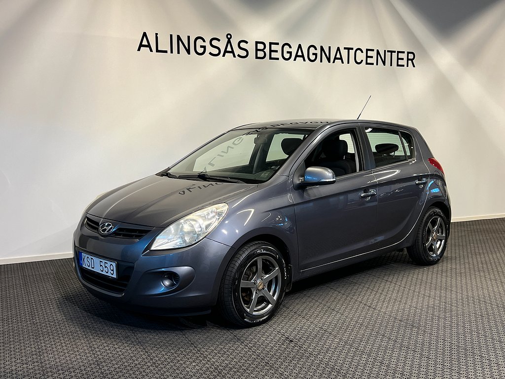 Hyundai i20 5-dörrar 1.2 Select Euro 5 Nyservad Vinterhjul 