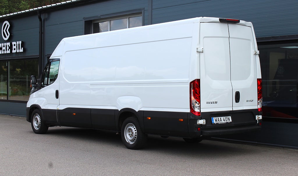 Iveco Daily 35-140 Skåpbil 2.3 JTD L4H2 MOMS 3-Sits Hi-Matic