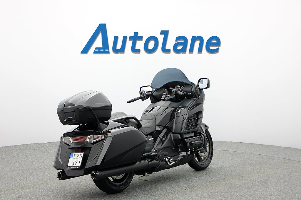 Honda GL1800B Gold Wing *ABS Endast 647 mil! Nya Däck Nyservad
