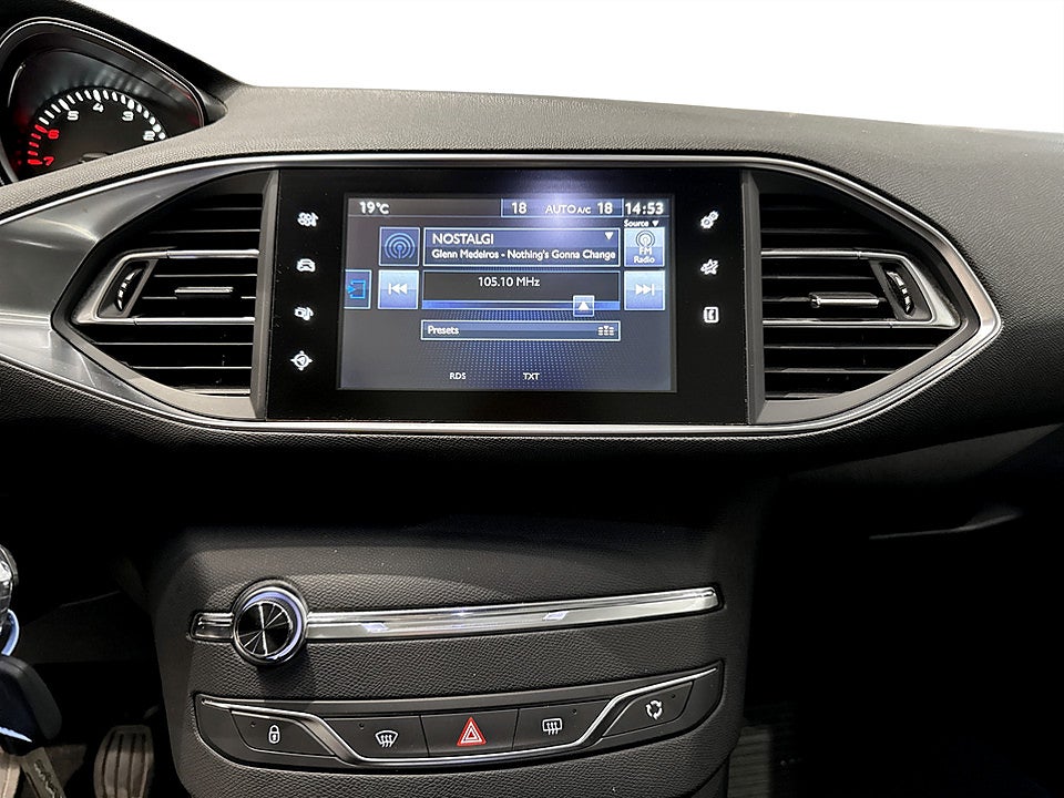 Bild på Peugeot 308 5D Active 1.6 THP 125hk PANORAMA