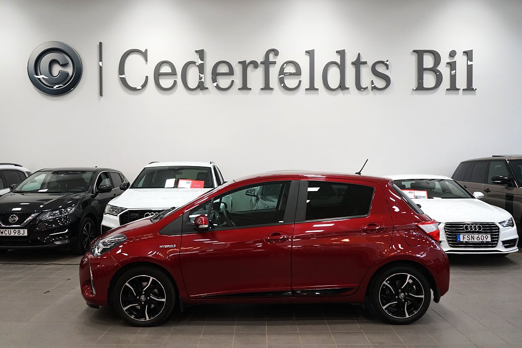 Toyota Yaris 1,5 Hybrid e-CVT Style 8378mil Nyserv SoV-hjul 3,45% 